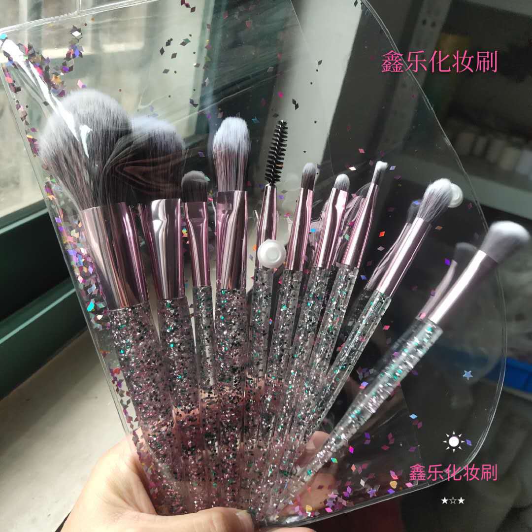 Ensemble de 10 pinceaux de maquillage pour la beauté et l'estompage