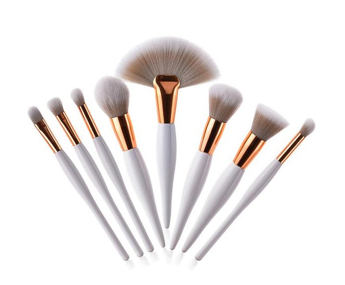 Ensemble de 8 pinceaux de maquillage avec manche noir et tubes argentés